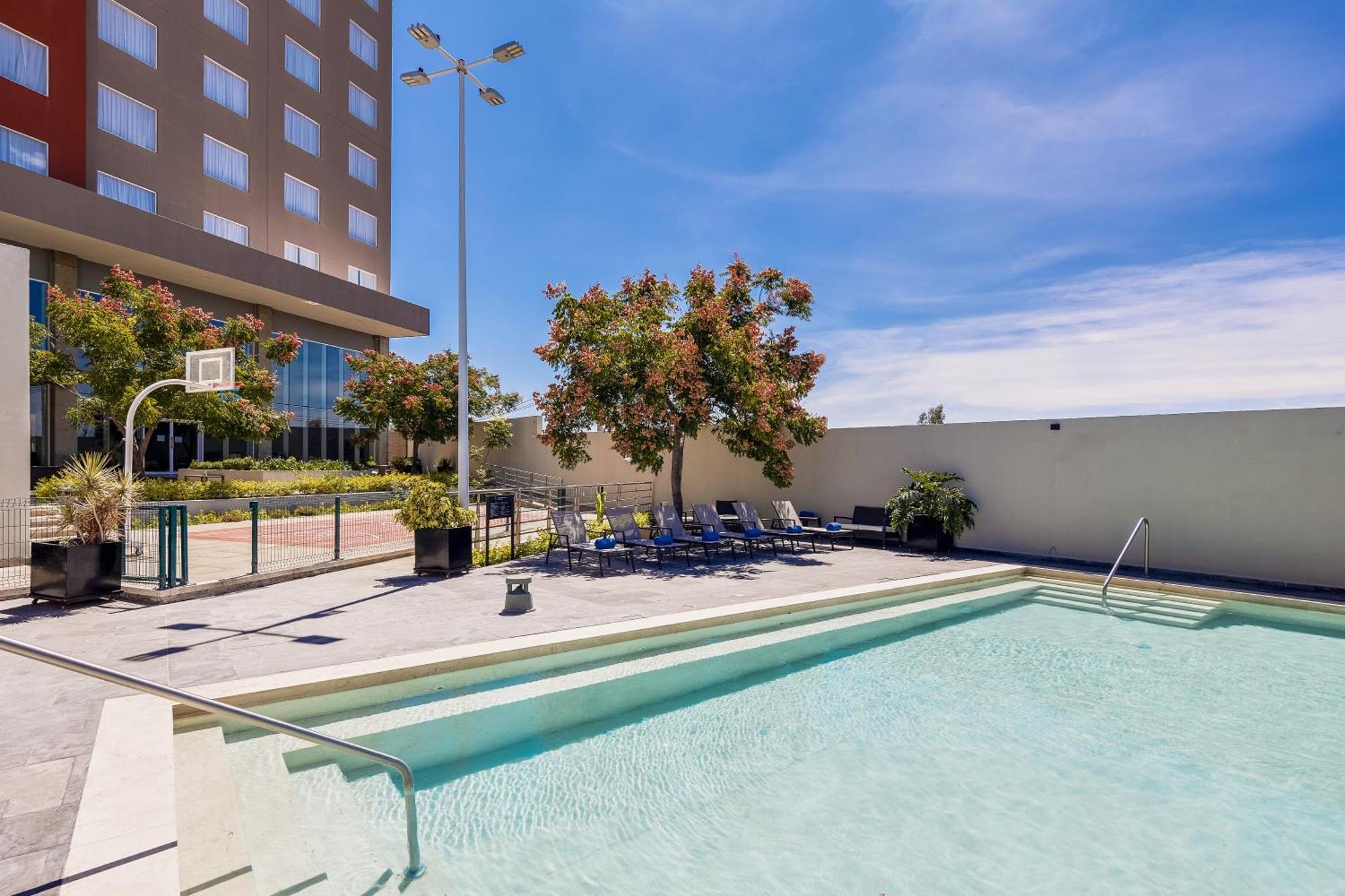 Homewood Suites By Hilton Silao Airport Exterior foto