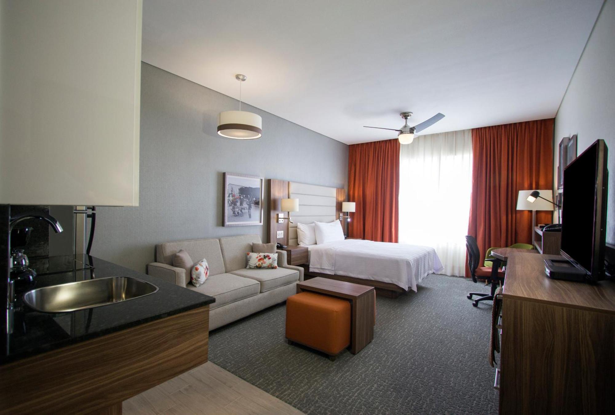Homewood Suites By Hilton Silao Airport Exterior foto